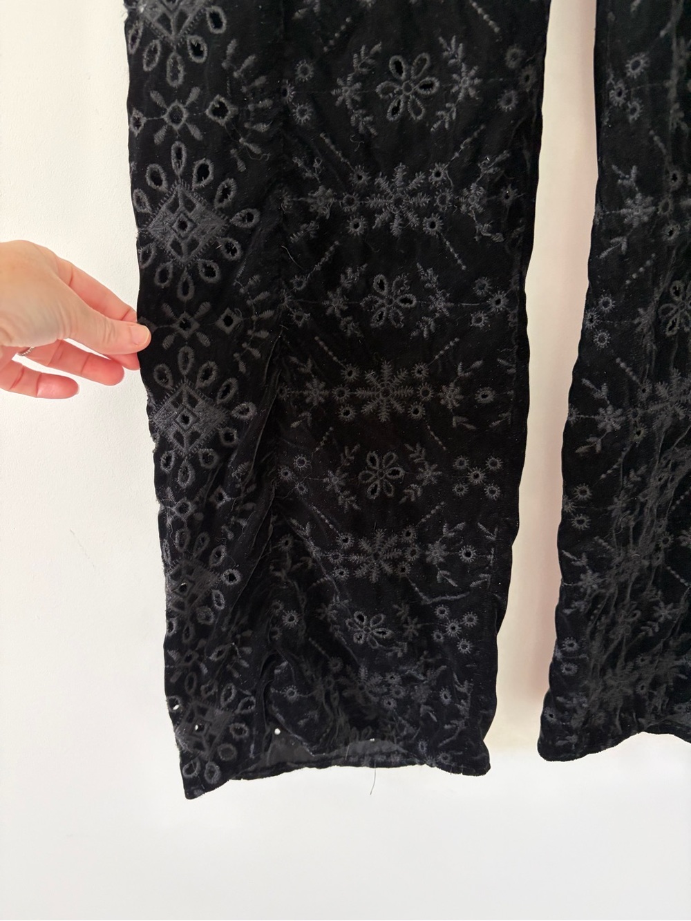 Zara Alina Black Velvet Embroidered Eyelet Wide Leg Contemporary Pant Trousers M - Picture 4 of 11
